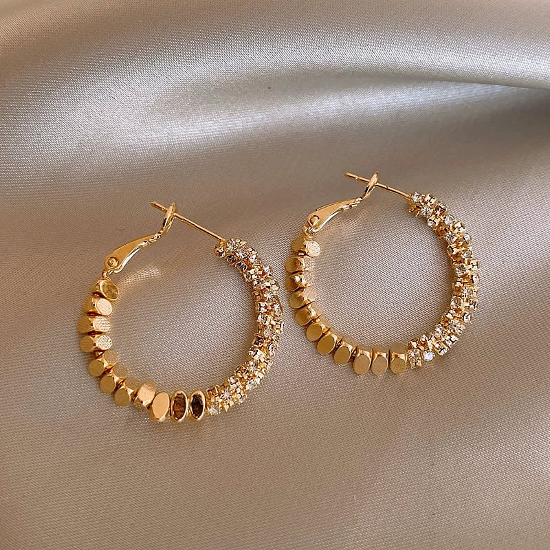 Gold Small Pieces of Silver Unique Hoop Earrings Female Special Interest Light Luxury Fancy Stud Earrings 2024 New Arrival Best Selling Earrings