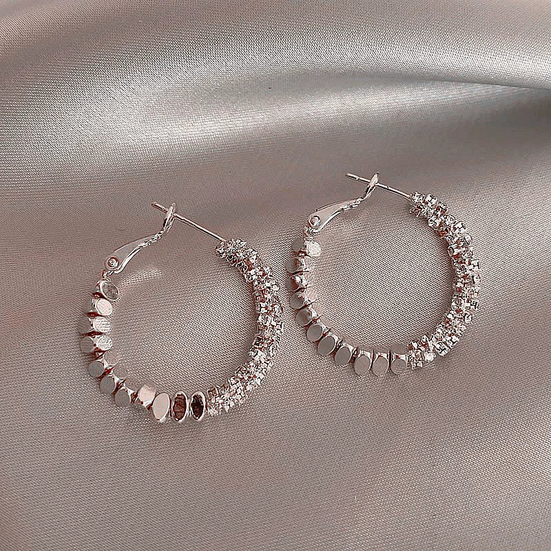 Gold Small Pieces of Silver Unique Hoop Earrings Female Special Interest Light Luxury Fancy Stud Earrings 2024 New Arrival Best Selling Earrings
