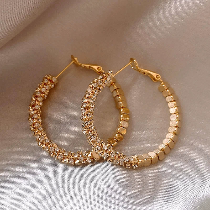 Gold Small Pieces of Silver Unique Hoop Earrings Female Special Interest Light Luxury Fancy Stud Earrings 2024 New Arrival Best Selling Earrings