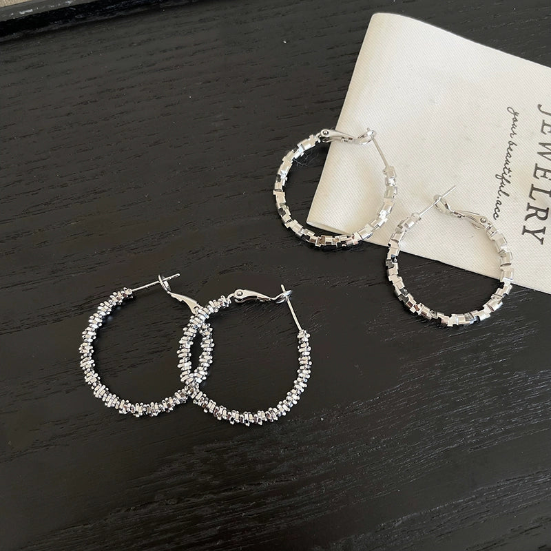 Small Pieces of Silver round Ring Earrings Female 2024 New Arrival Best Selling Ear Clip Accessible Luxury Fancy Exaggerated Ear Ring Square and round Face Earrings