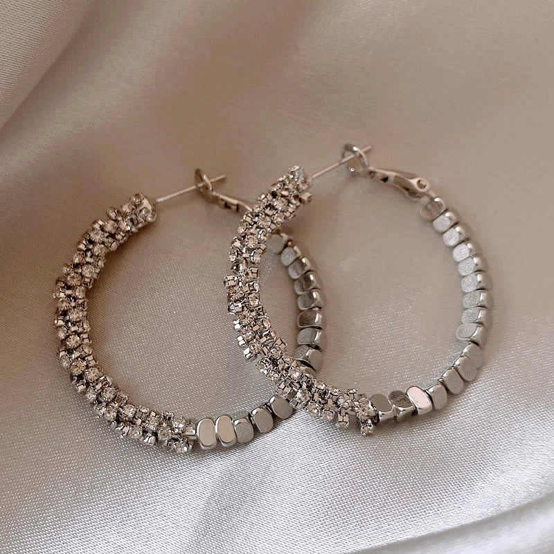 Gold Small Pieces of Silver Unique Hoop Earrings Female Special Interest Light Luxury Fancy Stud Earrings 2024 New Arrival Best Selling Earrings