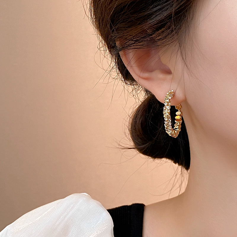 Gold Small Pieces of Silver Unique Hoop Earrings Female Special Interest Light Luxury Fancy Stud Earrings 2024 New Arrival Best Selling Earrings