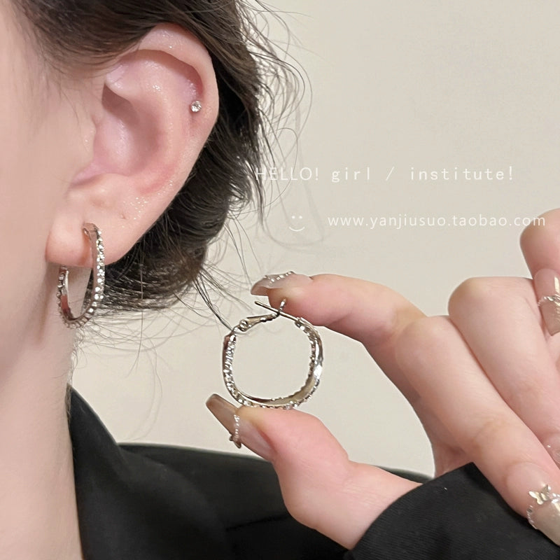 Small Pieces of Silver round Ring Earrings Female 2024 New Arrival Best Selling Ear Clip Accessible Luxury Fancy Exaggerated Ear Ring Square and round Face Earrings