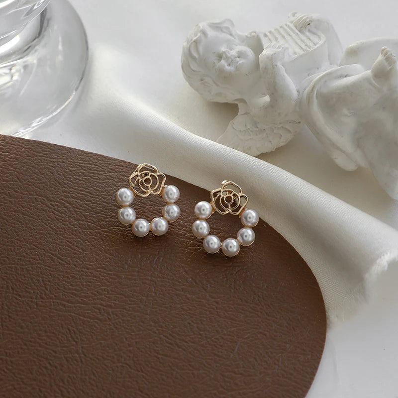 Korean New Simple Temperament Circle Pearl Earrings Fashion Small Versatile Earrings