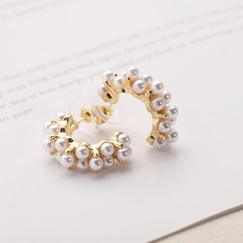 Korean New Simple Temperament Circle Pearl Earrings Fashion Small Versatile Earrings