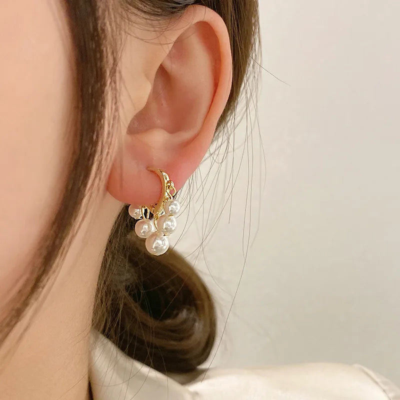 Korean New Simple Temperament Circle Pearl Earrings Fashion Small Versatile Earrings