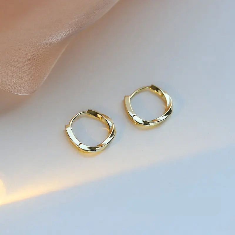 Korean New Simple Temperament Circle Pearl Earrings Fashion Small Versatile Earrings
