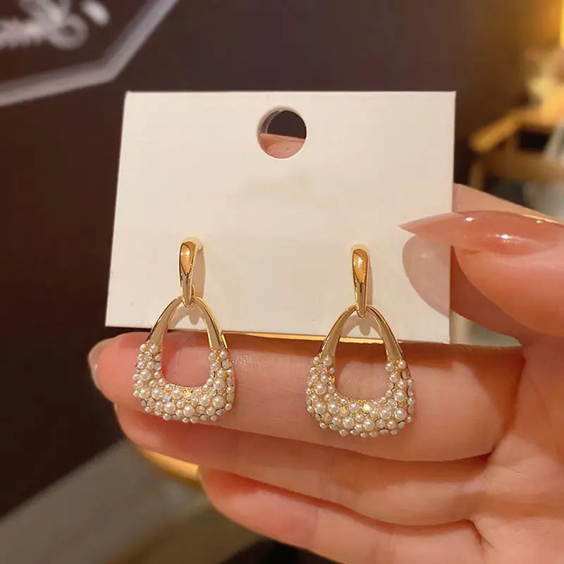 Korean New Simple Temperament Circle Pearl Earrings Fashion Small Versatile Earrings