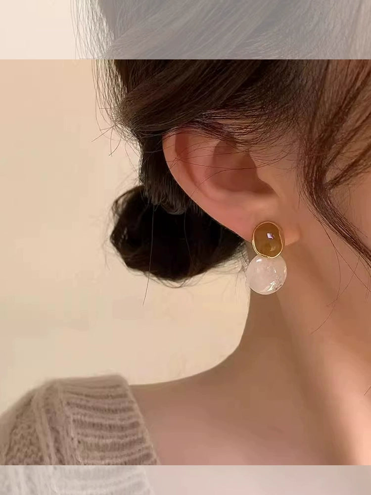 Retro Hong Kong Style Elegant Stud Earrings for Women 2025 New Arrival Best Selling Internet Celebrity Niche Style Fancy Stud Earrings Golden Versatile Stud Earrings