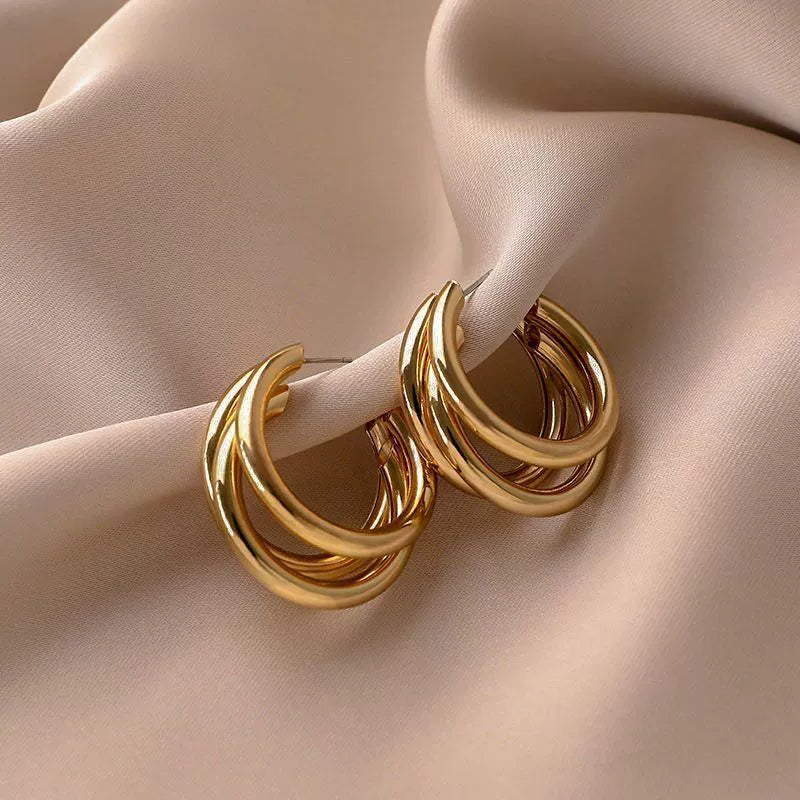 Retro Hong Kong Style Elegant Stud Earrings for Women 2025 New Arrival Best Selling Internet Celebrity Niche Style Fancy Stud Earrings Golden Versatile Stud Earrings