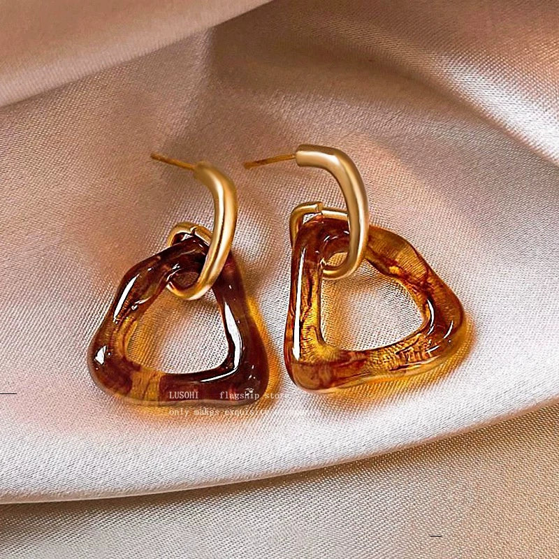 Retro Hong Kong Style Elegant Stud Earrings for Women 2025 New Arrival Best Selling Internet Celebrity Niche Style Fancy Stud Earrings Golden Versatile Stud Earrings
