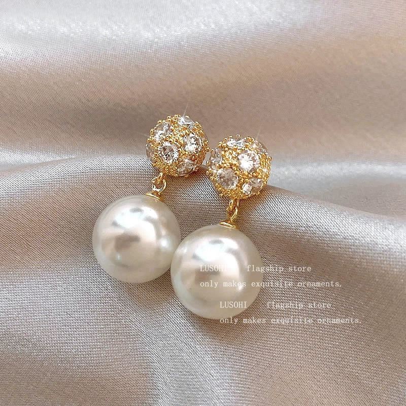 Retro Hong Kong Style Elegant Stud Earrings for Women 2025 New Arrival Best Selling Internet Celebrity Niche Style Fancy Stud Earrings Golden Versatile Stud Earrings
