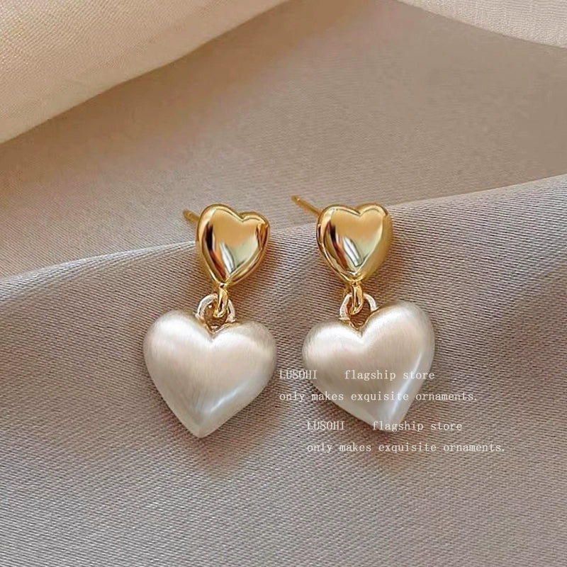 Retro Hong Kong Style Elegant Stud Earrings for Women 2025 New Arrival Best Selling Internet Celebrity Niche Style Fancy Stud Earrings Golden Versatile Stud Earrings