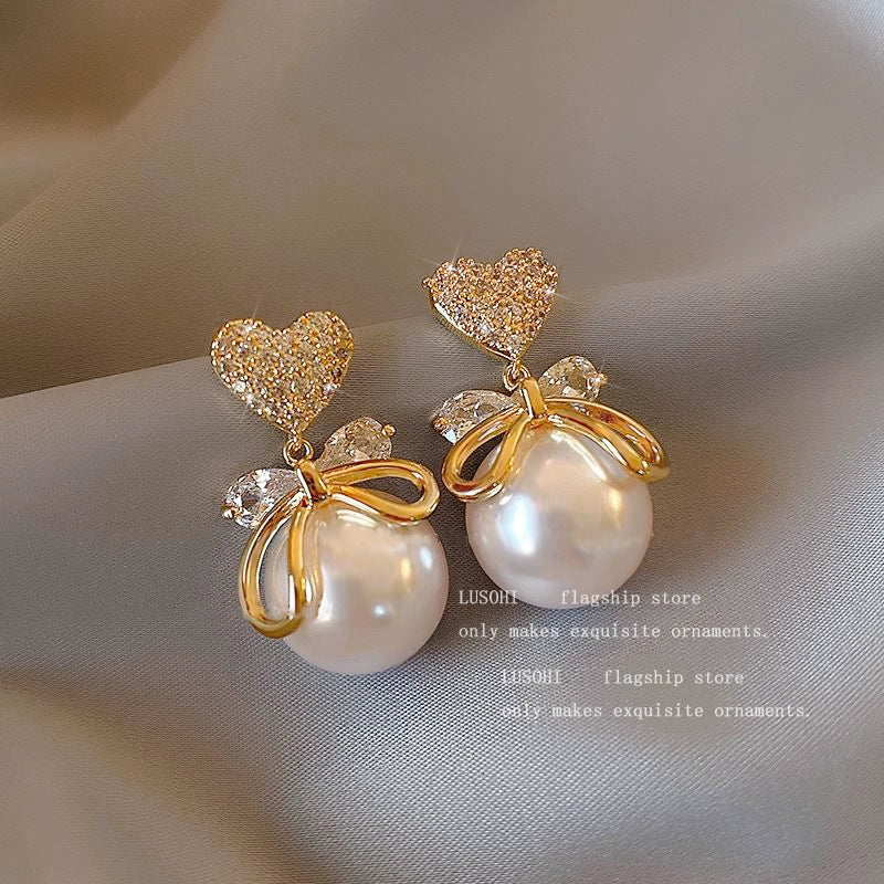Retro Hong Kong Style Elegant Stud Earrings for Women 2025 New Arrival Best Selling Internet Celebrity Niche Style Fancy Stud Earrings Golden Versatile Stud Earrings