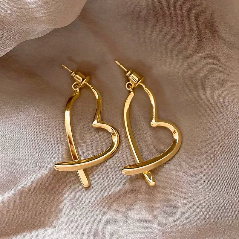 Retro Hong Kong Style Elegant Stud Earrings for Women 2025 New Arrival Best Selling Internet Celebrity Niche Style Fancy Stud Earrings Golden Versatile Stud Earrings