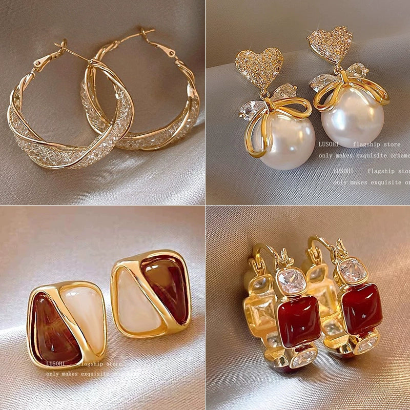 Retro Hong Kong Style Elegant Stud Earrings for Women 2025 New Arrival Best Selling Internet Celebrity Niche Style Fancy Stud Earrings Golden Versatile Stud Earrings