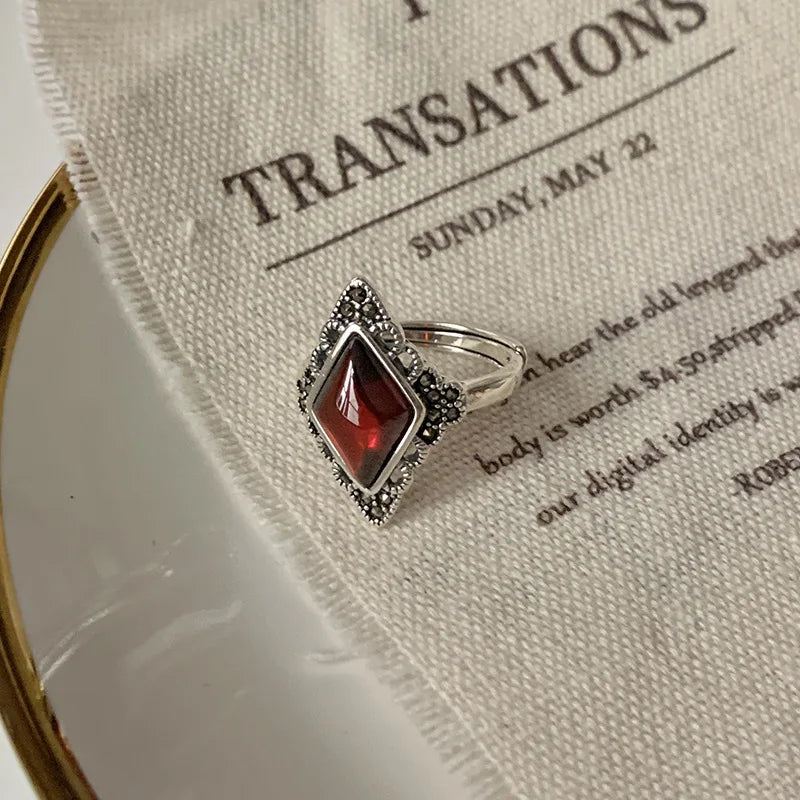 High Quality Vintage Rhombus Design Red Garnet Stone Thai Silver Ladies Rings Wholesale Jewelry For Women Christmas Gifts