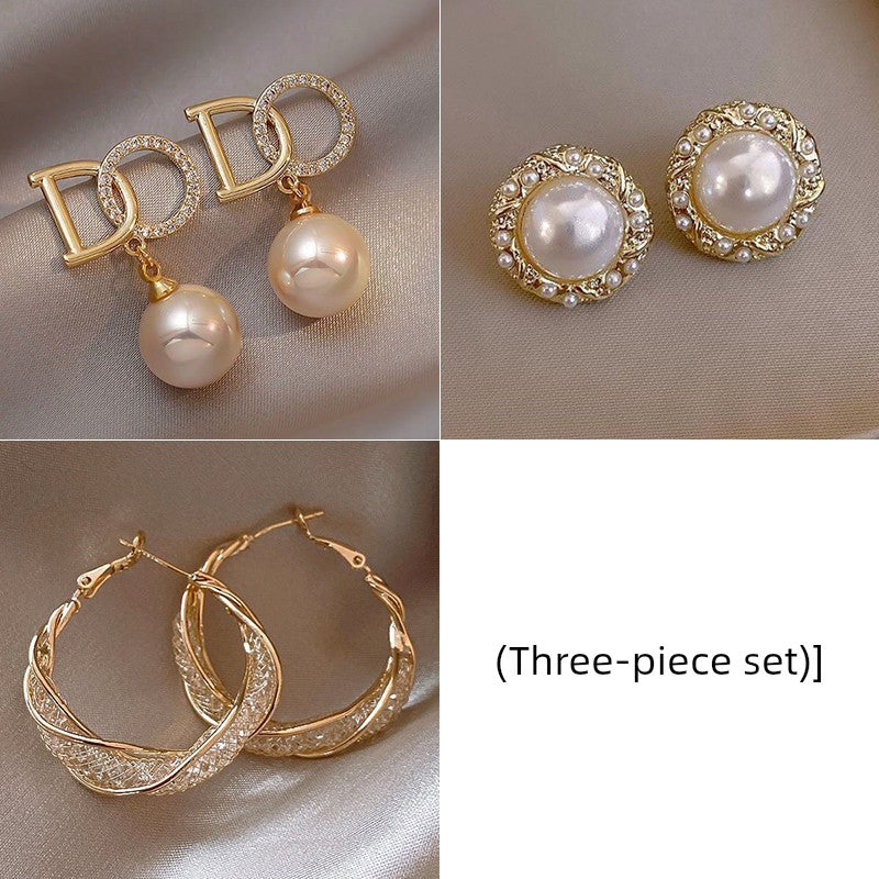 Retro Hong Kong Style Elegant Stud Earrings for Women 2025 New Arrival Best Selling Internet Celebrity Niche Style Fancy Stud Earrings Golden Versatile Stud Earrings