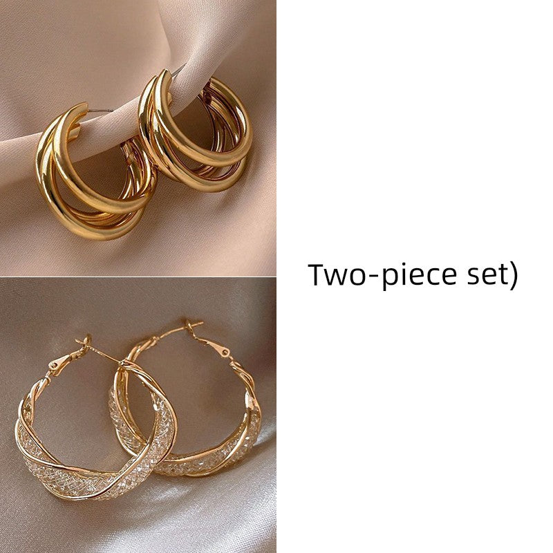 Retro Hong Kong Style Elegant Stud Earrings for Women 2025 New Arrival Best Selling Internet Celebrity Niche Style Fancy Stud Earrings Golden Versatile Stud Earrings