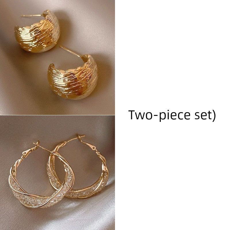 Retro Hong Kong Style Elegant Stud Earrings for Women 2025 New Arrival Best Selling Internet Celebrity Niche Style Fancy Stud Earrings Golden Versatile Stud Earrings