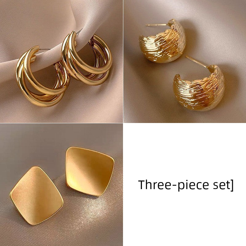 Retro Hong Kong Style Elegant Stud Earrings for Women 2025 New Arrival Best Selling Internet Celebrity Niche Style Fancy Stud Earrings Golden Versatile Stud Earrings